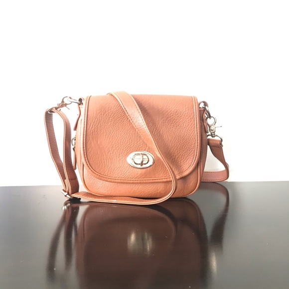 Brown / tan faux leather crossbody bag - Picture 1 of 7